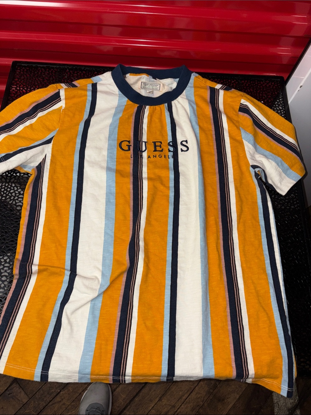 Guess Los Angeles size medium striped T-shirt super nice